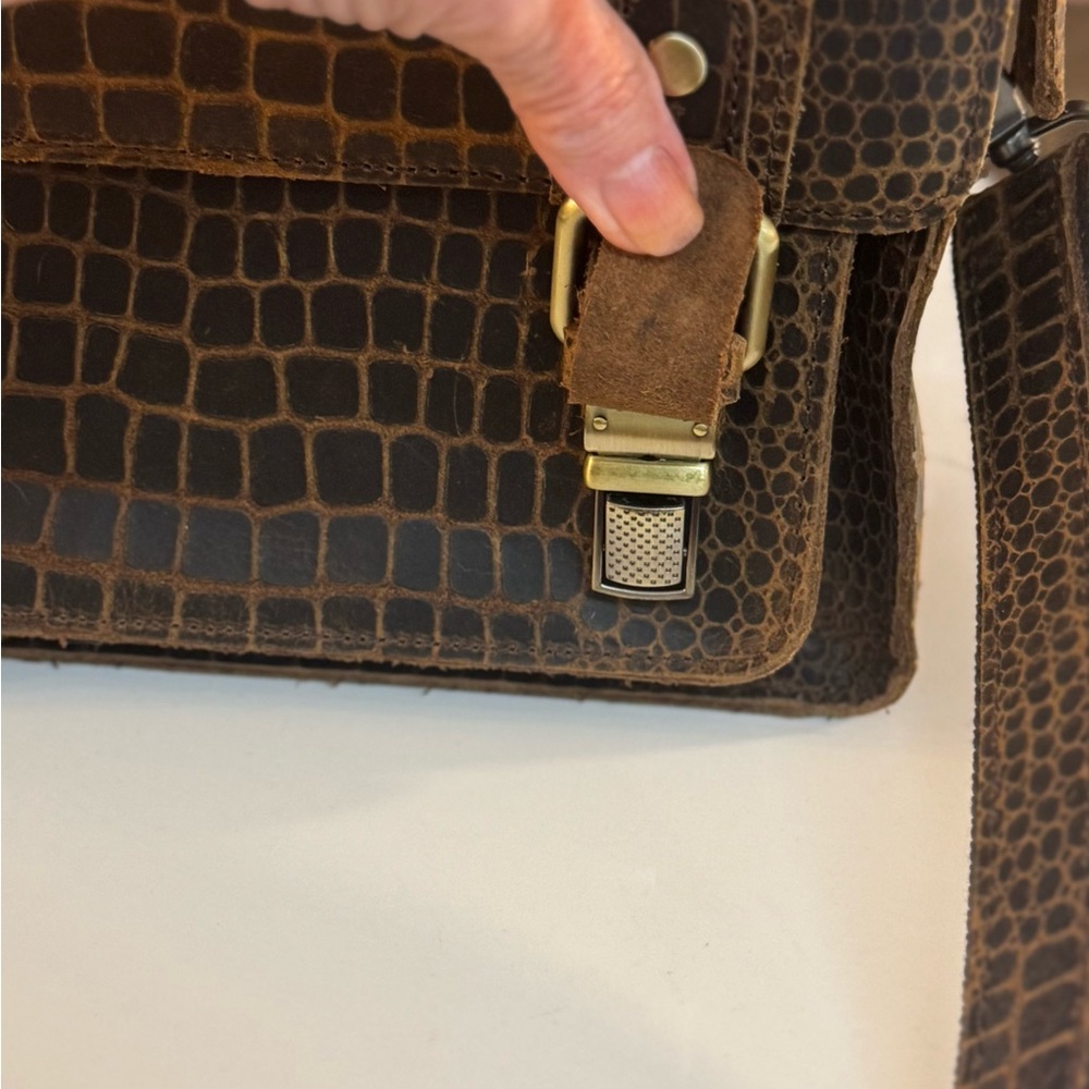 🤎 NWT FSHSUP CROCO EMBOSSED LEATHER MESSENGER BAG! - Picture 5 of 13